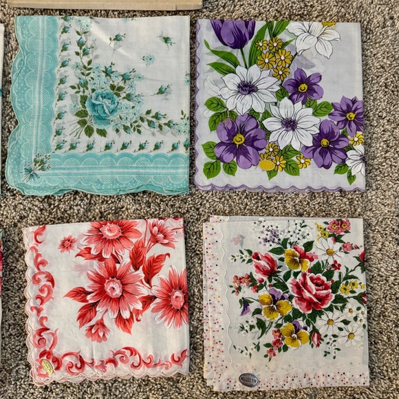 NWT (3) and NWOT (3) Vintage Ladies. Handkerchiefs Made in Japan and Philippines - Picture 3 of 14